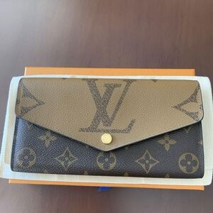 Louis Vuitton Sarah Wallet